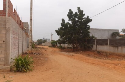 VENDER: VIVENDA T6 COM ANEXO